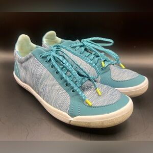 plae- Womens Size:8, Stylish Teal Sneakers
